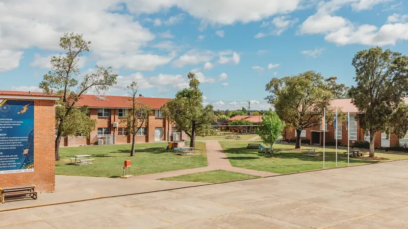 Cootamundra High School