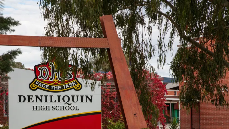 Deniliquin High School