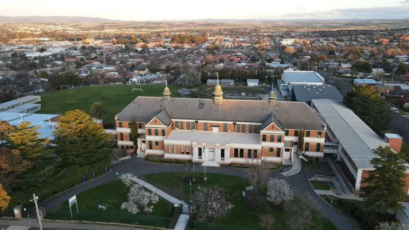 Denison College of Secondary Education, Bathurst High Campus