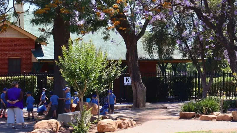 Dubbo Public School