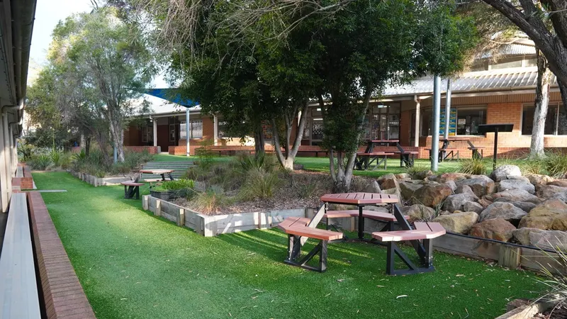 Edensor Park Public School