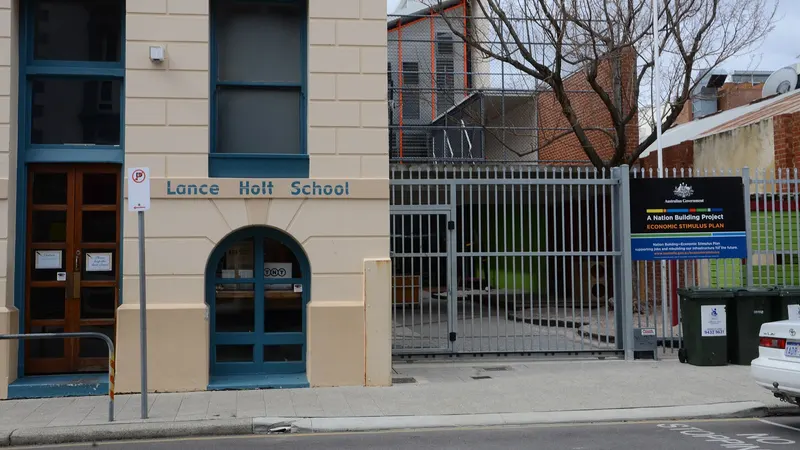 Lance Holt School