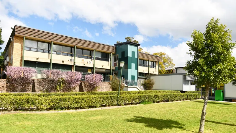 Lurnea High School