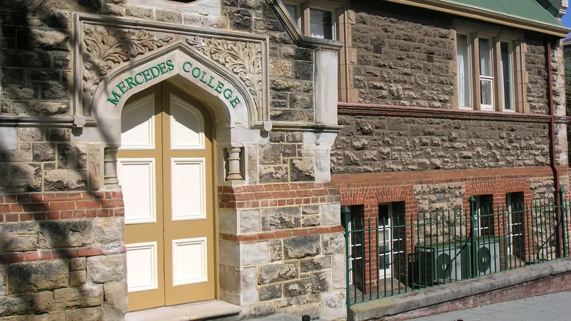 Mercedes College