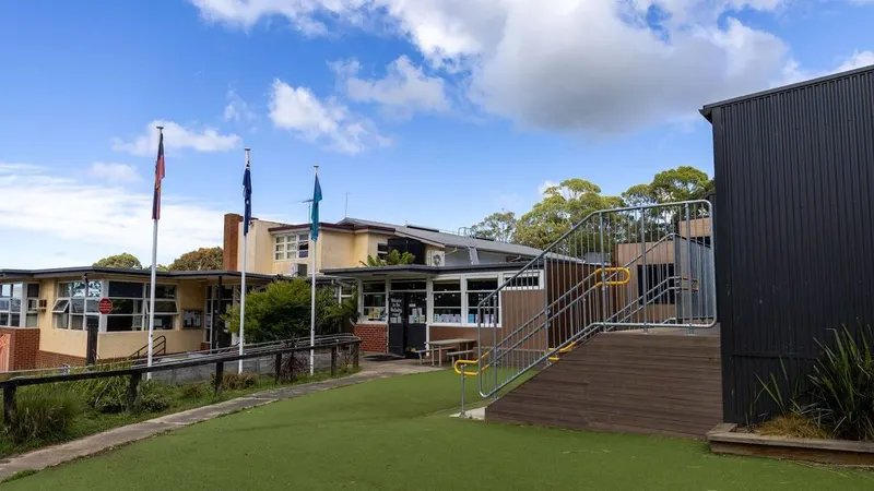 Red Hill Consolidated School