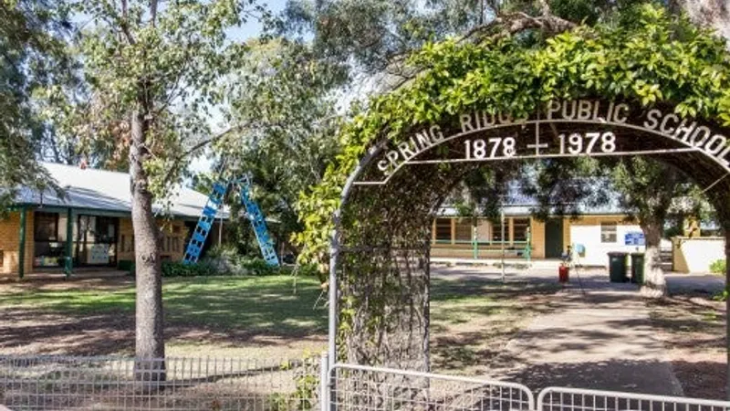 Spring Ridge Public School