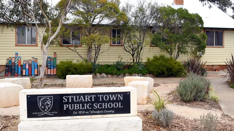 Stuart Town Public School