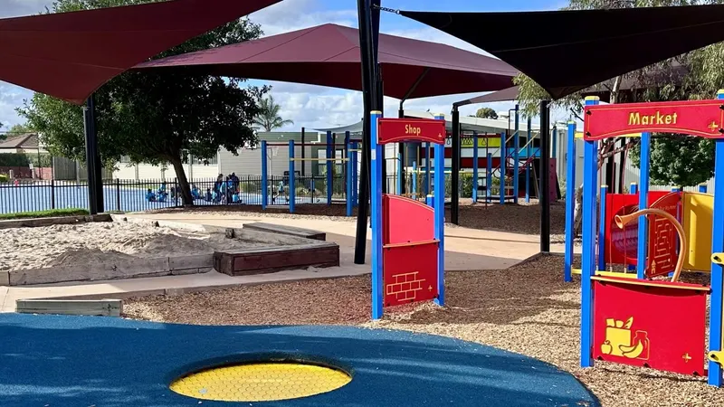 Taylors Hill Primary School