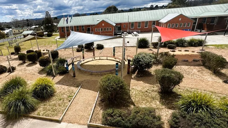 The Sir Henry Parkes Memorial Public School