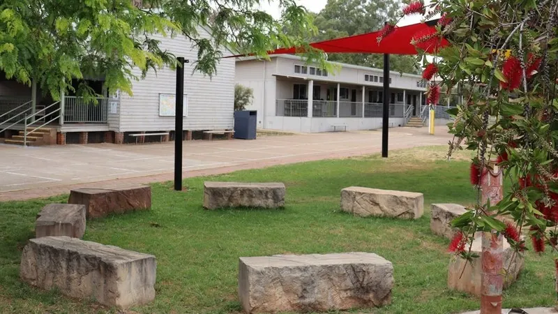 Yeoval Central School